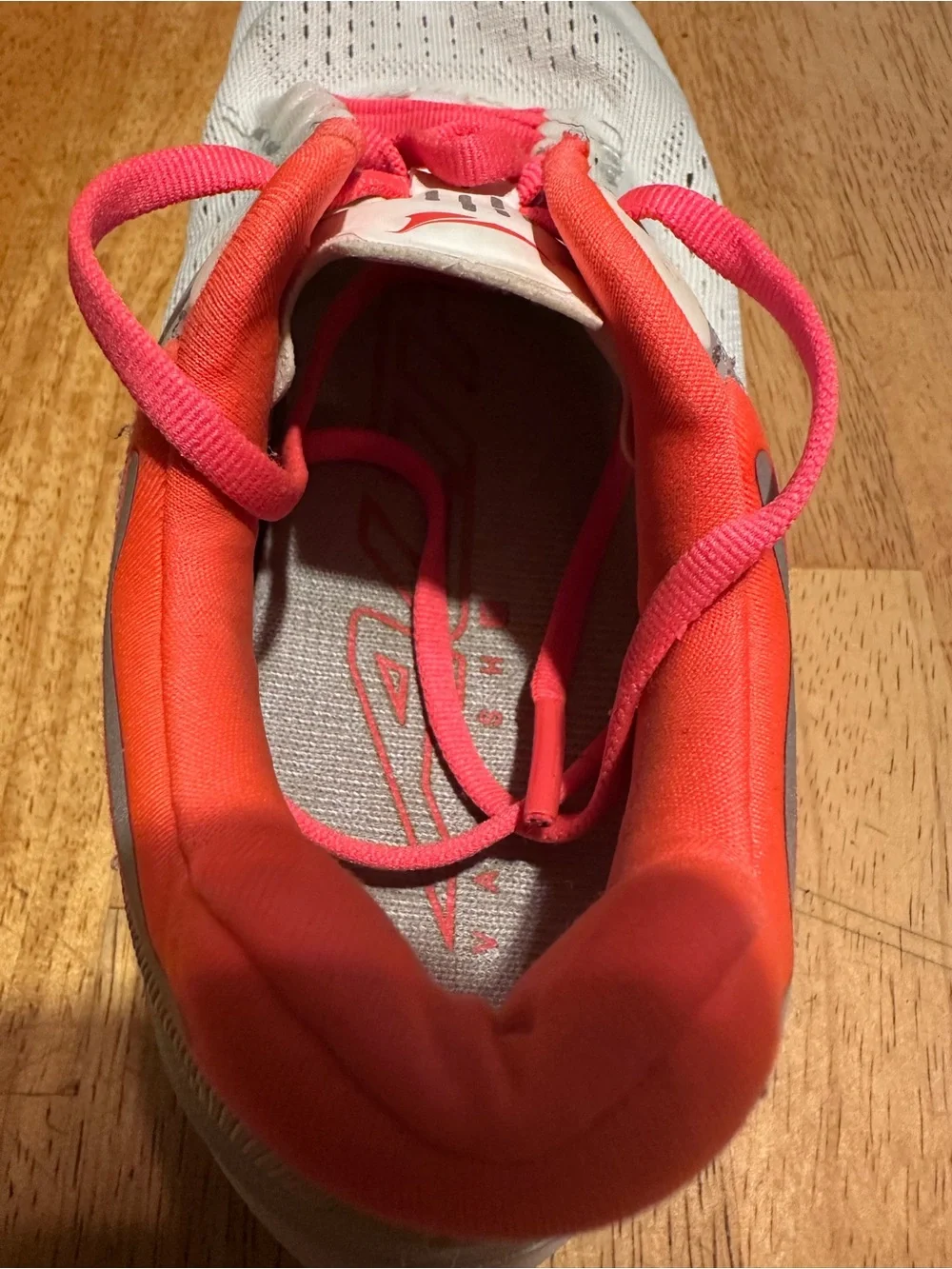 Altra Vanish Tempo Shoes Womens Size 7 White Coral Running Sneakers ALOA7R7F161